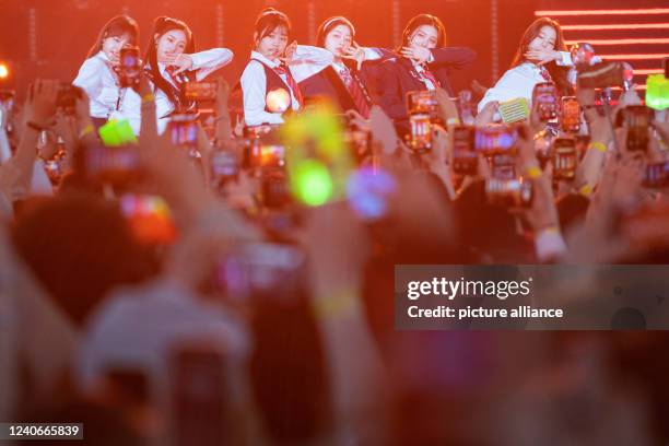 May 2022, Hessen, Frankfurt/Main: The band Ive performs on stage during the K-Pop mega festival "KPOP.FLEX" at Deutsche Bank Park. This is the...