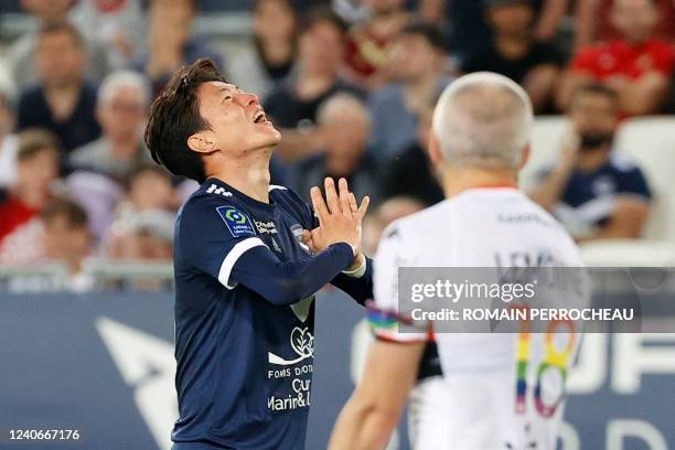 Bordeaux' South Korean forward Ui Jo Hwangin reacts during the French L1 football match between Girondins de Bordeaux and FC Lorient at the Matmut...