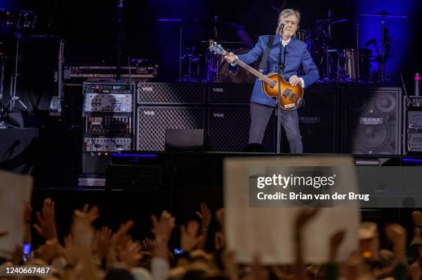 Inglewood, CA Paul McCartney and his band in concert at SoFi Stadium Friday, May 13, 2022 in Inglewood, CA.