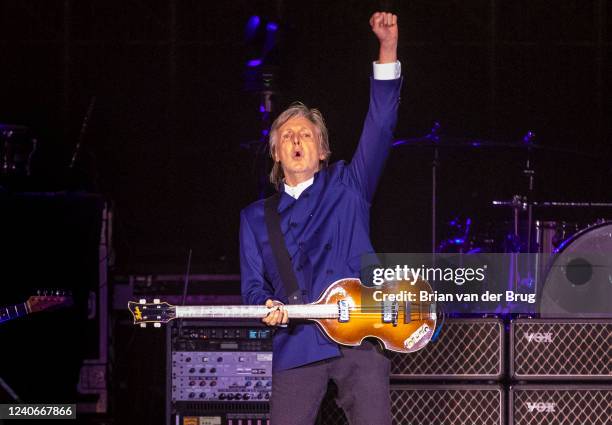 Inglewood, CA Paul McCartney and his band in concert at SoFi Stadium Friday, May 13, 2022 in Inglewood, CA.