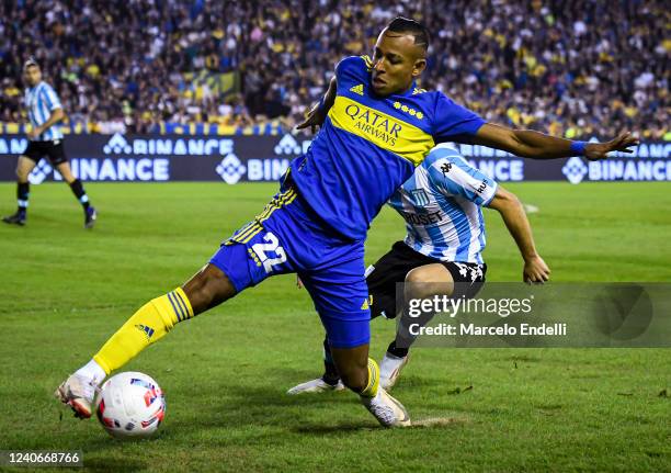 Sebastian Villa of Boca Juniors controls the ball during a semi-final match of Copa De la Liga 2022 between Boca Juniors and Racing Club at Estadio...