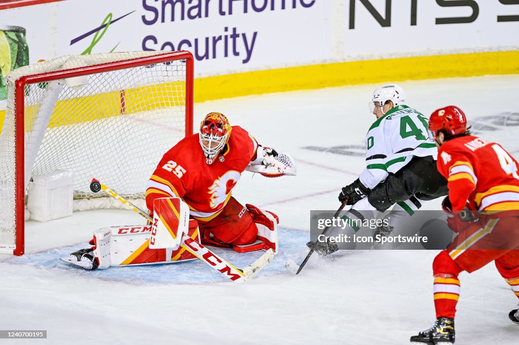 NHL: MAY 15 Playoffs Round 1 Game 7 - Stars at Flames