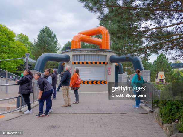 Obviation Tower Ride 40 Oblivion Ride Stock Photos, High-Res Pictures, and Images - Getty Images