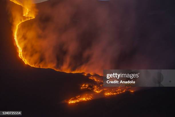 Volcanic Vent Exploding Volcano Vent Photos and Premium High Res Pictures - Getty Images