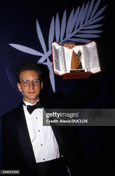 Cannes Festival in Cannes, France on May 23, 1989 - Director Steven Soderbergh won the Golden Palm for " Sex lies and video".