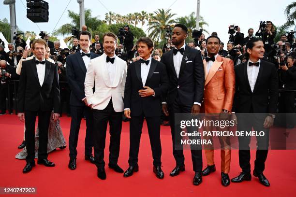 Film producer Jerry Bruckheimer, US director Joseph Kosinski, US actor Glen Powell, US actor Tom Cruise, US actor Jay Ellis, US actor Greg Tarzan...