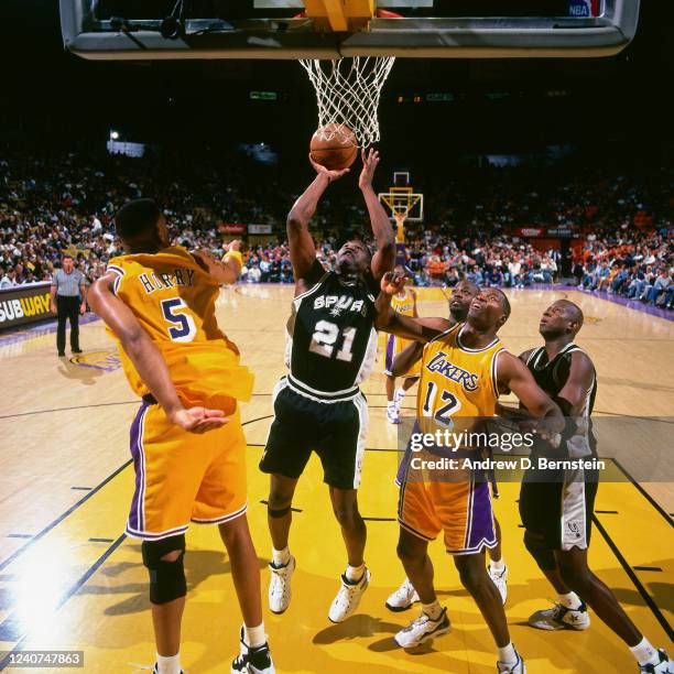 Dominique Wilkins of the San Antonio Spurs shoots against the Los Angeles Lakers on April 4, 1997 at the Great Western Forum in Inglewood,...