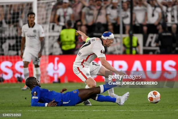 Rangers' Finnish midfielder Glen Kamara vies with Frankfurt's German midfielder Sebastian Rode during the UEFA Europa League final football match...