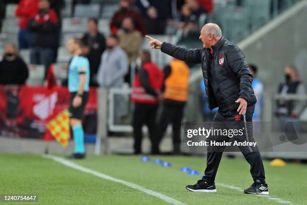 Luiz Felipe Scolari head coach of Athletico Paranaense reacts during a match between Athletico Paranaense and Libertad as part of Group B of Copa...