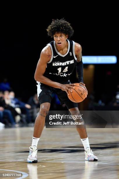 MarJon Beauchamp of the G League Ignite dribbles the ball during the game against the Agua Caliente Clippers on November 10, 2021 at Mandalay Bay in...
