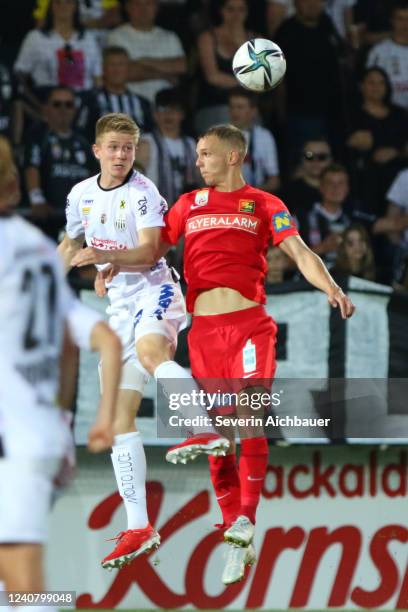 Jan Boller of LASK and Angelo Gattermayer of Admira fight for the ball during the Admiral Bundesliga match between LASK and FC Admira Wacker at...