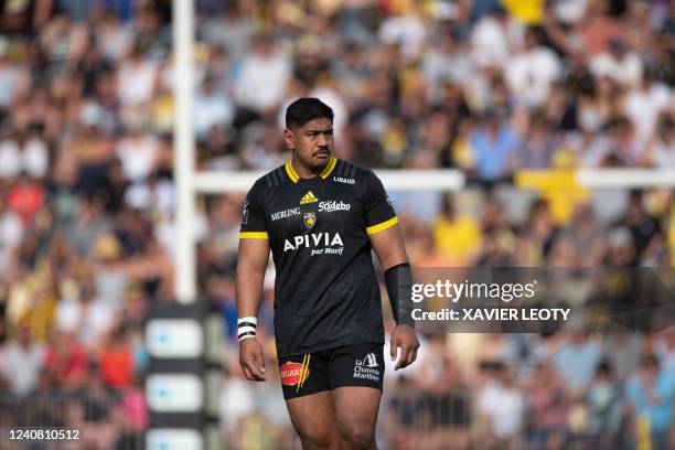 La Rochelle's Australian lock Will Skelton looks on during the French Top14 rugby union match between Stade Rochelais and Stade Francais at the...