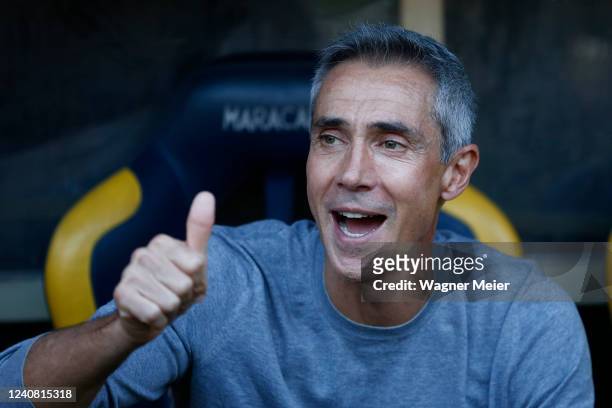Paulo Sousa coach of Flamengo gestures during the match between Flamengo and Goias as part of Brasileirao Series A 2022 a at Maracana Stadium on May...
