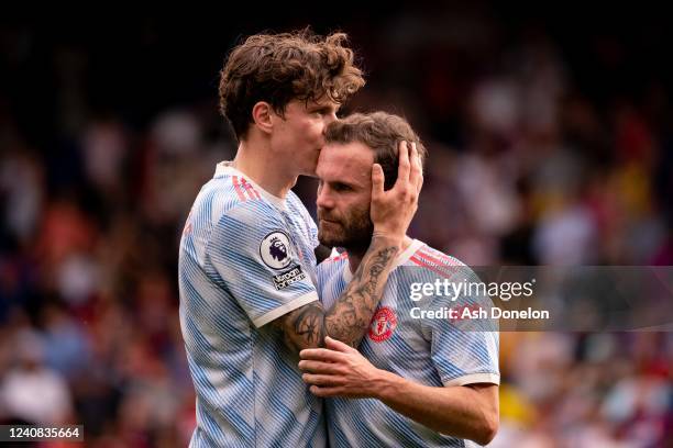 Victor Lindelof of Manchester United kisses team-mate Juan Mata at the end of during the Premier League match between Crystal Palace and Manchester...