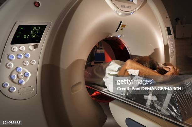 Gamma Rays Scan Gamma Ray Scanner Photos and Premium High Res Pictures - Getty Images