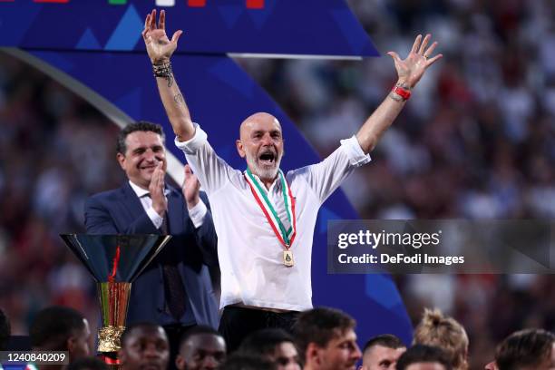 Stefano Pioli, head coach of AC Milan celebrate after winning the Serie A match between US Sassuolo and AC Milan at Mapei Stadium - Citta' del...