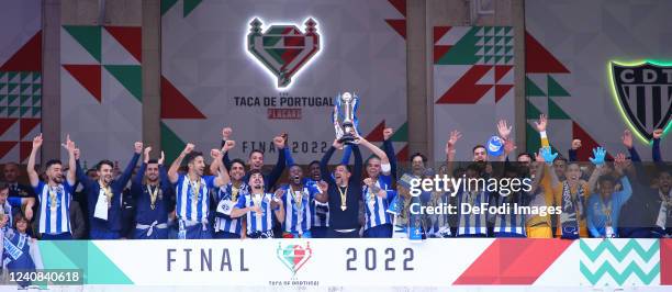 Porto Players and coaching staff lifts the trophy after the Taca de Portugal Final match between FC Porto vs CD Tondela at Estadio Nacional on May...