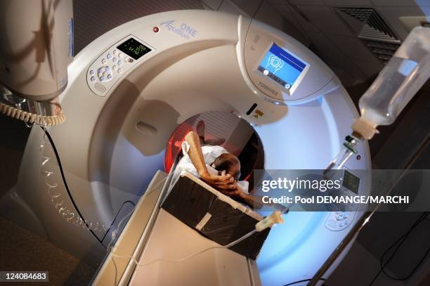 Gamma Rays Scan Gamma Ray Scanner Photos and Premium High Res Pictures - Getty Images