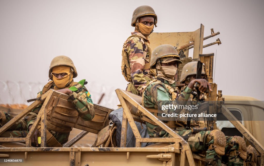 Chancellor Scholz visits Niger