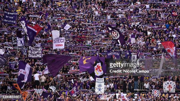 Fans of ACF Fiorentina in sector 'Curva Fiesole' show their support prior to the Serie A football match between ACF Fiorentina and Juventus FC. ACF...