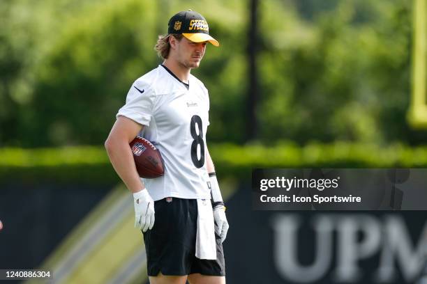 Pittsburgh Steelers quarterback Kenny Pickett takes part in a drill during the team's OTA practice, Tuesday, May 24 in Pittsburgh, PA.