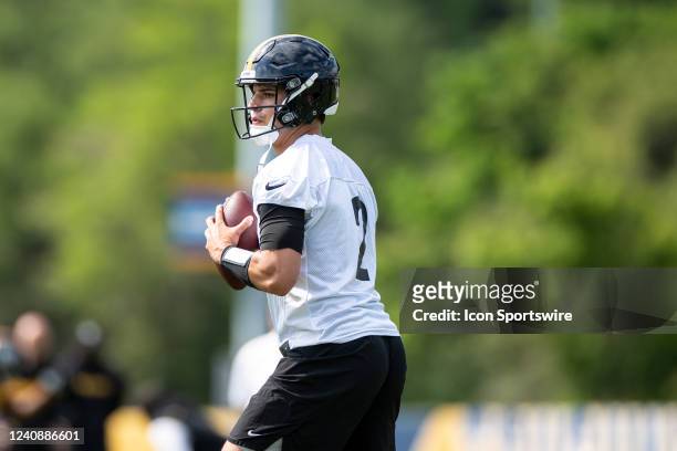 Pittsburgh Steelers quarterback Mason Rudolph takes part in a drill during the team's OTA practice, Tuesday, May 24 in Pittsburgh, PA.