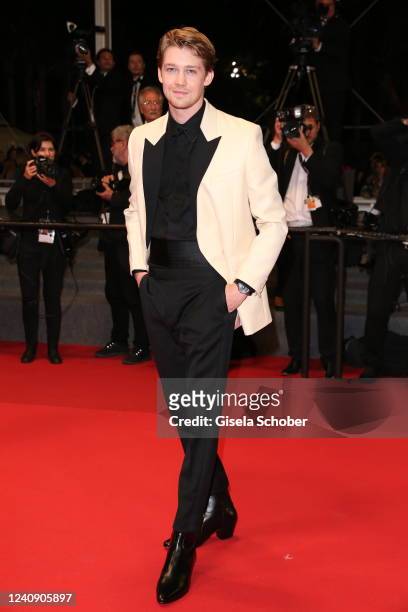 Joe Alwyn attends the screening of "Stars At Noon" during the 75th annual Cannes film festival at Palais des Festivals on May 25, 2022 in Cannes,...