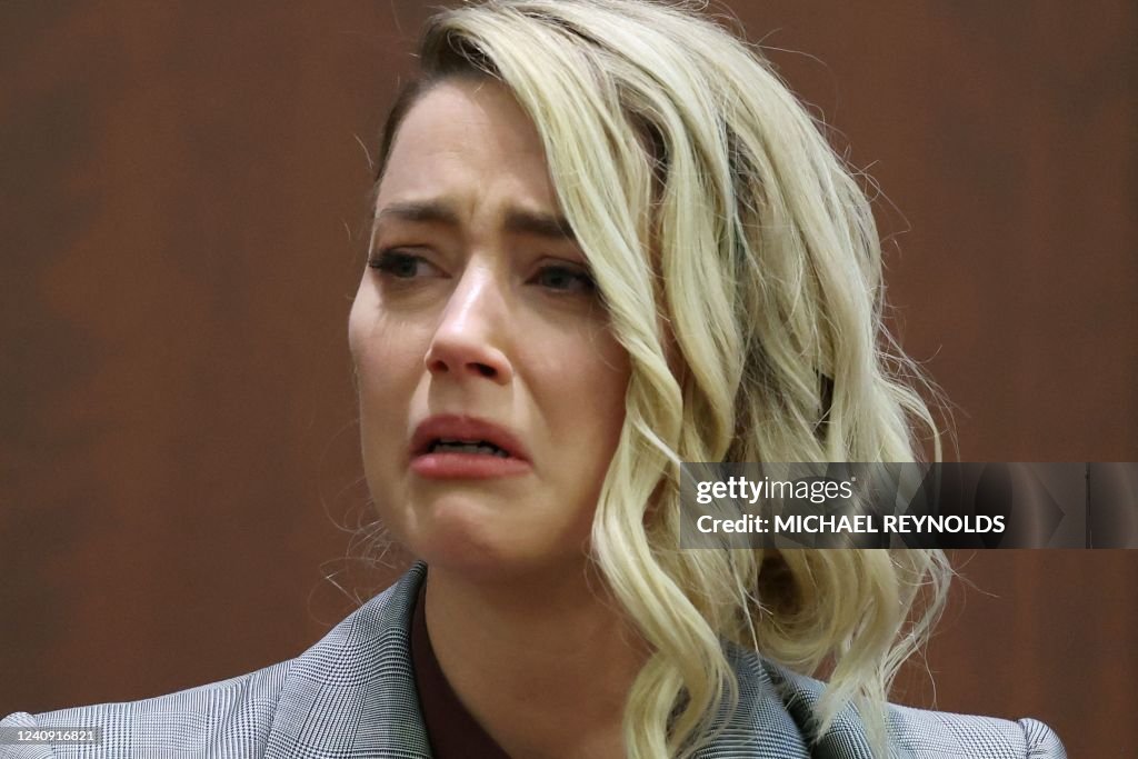 TOPSHOT-US-COURT-DEPP-HEARD