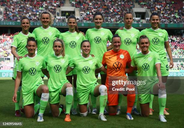VfL Wolfsburg line up before the Women's DFB Cup final match between VfL Wolfsburg and Turbine Potsdam at RheinEnergieStadion on May 28, 2022 in...