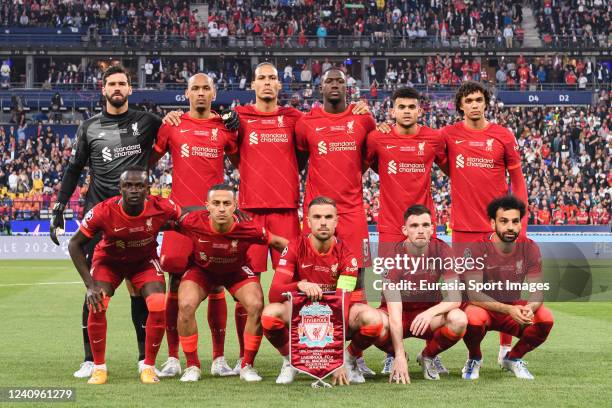 Liverpool FC squad poses for team photo with Alisson Becker, Fabinho Tavares, Virgil van Dijk, Ibrahima Konaté, Luis Diaz, Trent Alexander-Arnold,...