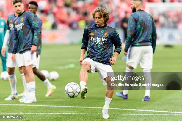 Luka Modric of Real Madrid CF warming up during the UEFA Champions League final match between Liverpool FC and Real Madrid at Stade de France on May...
