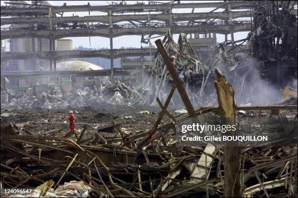 Elf Explosion 73 Elf Atochem Photos & High Res Pictures - Getty Images