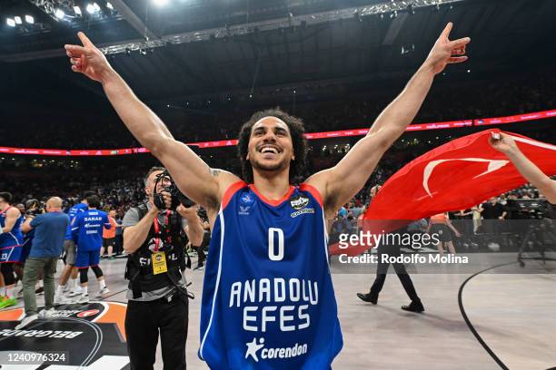 Shane Larkin, #0 of Anadolu Efes Istanbul celebrates at the end of the Turkish Airlines EuroLeague Final Four Belgrade 2022 Championship game Real...