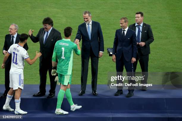 Marco Aasensio of Real Madrid CF, goalkeeper Thibaut Courtois of Real Madrid CF, Felipe VI. Koenig von Spanien and UEFA Boss Aleksander Ceferin...
