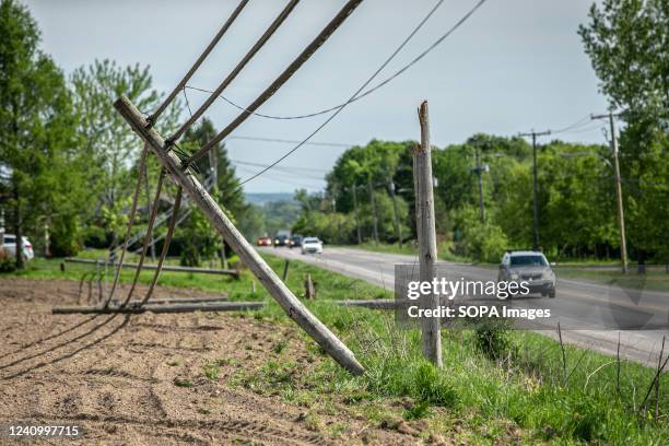 An electric post fell near the Chemin des Hauteurs The storm on the 21st of May in the province of Quebec left a trail of destruction behind....