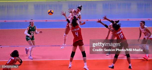 Thatdao Nuekjang , Pimpichaya Kokram of Thailand and Miroslava Paskova , Lora Kitipova, Silvena Chaesheva , Zhana Todorova of Bulgaria during the...