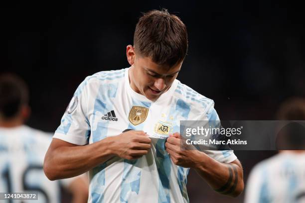 Paulo Dybala of Argentina celebrates scoring his goal during the Finalissima 2022 match between Italy and Argentina at Wembley Stadium on June 1,...