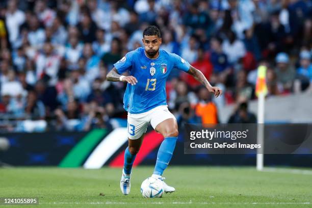 Emerson Palmieri of Italy controls the ball during the Finalissima 2022 match between Italy and Argentina at Wembley Stadium on June 1, 2022 in...