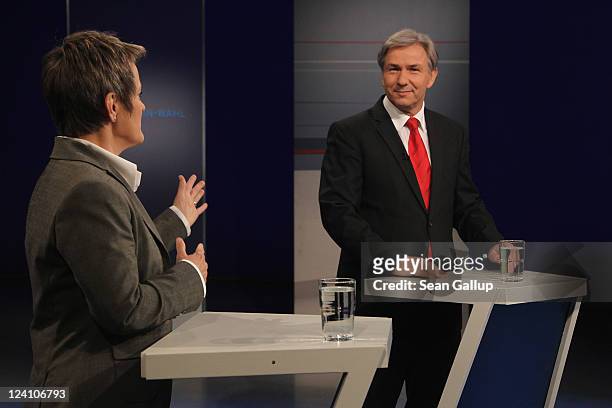 Berlin city mayor and incumbent candidate of the German Social Democrats Klaus Wowereit , and Renate Kuenast, mayoral candidate of the German Greens...