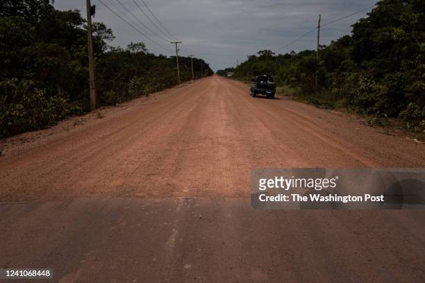 The end of the asphalted stretch of the Br-319 highway - that connects Manaus to Porto Velho, capital of the state of Rondonia - happens a few...