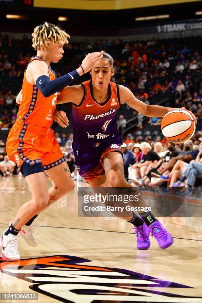 Skylar Diggins-Smith of the Phoenix Mercury drives to the basket during the game against the Connecticut Sun on June 3, 2022 at Footprint Center in...