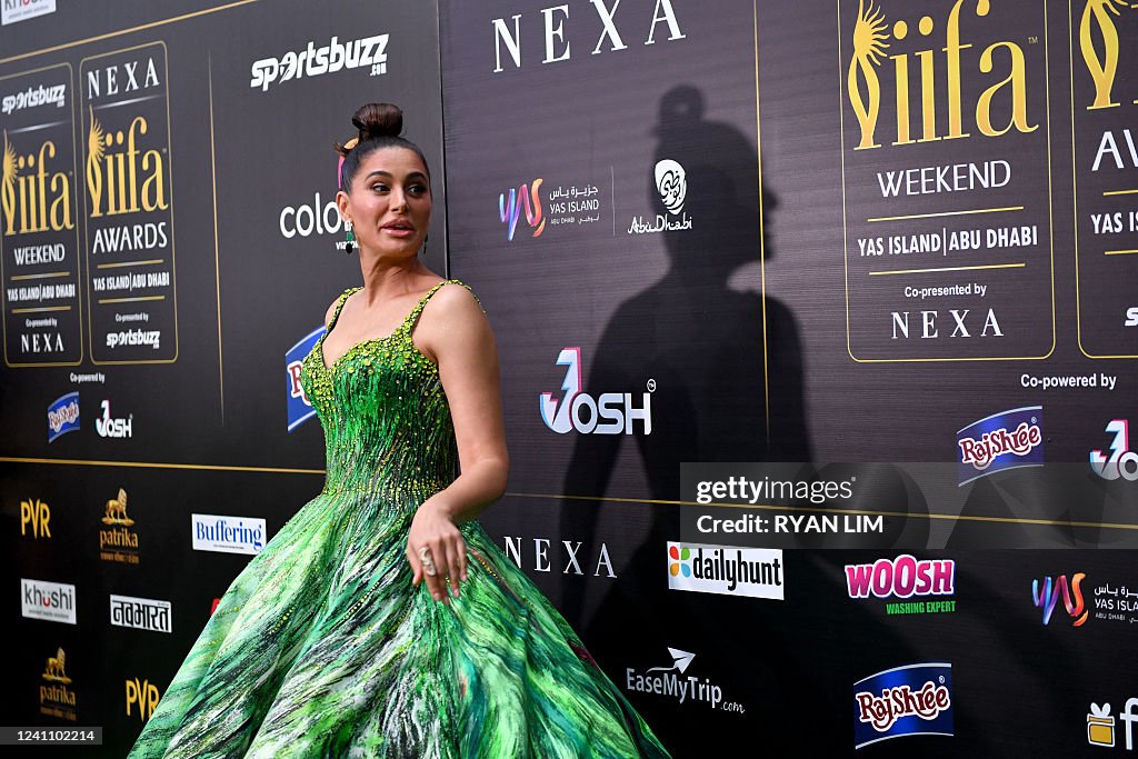 CORRECTION / UAE-INDIA-ENTERTAINMENT-BOLLYWOOD-IIFA