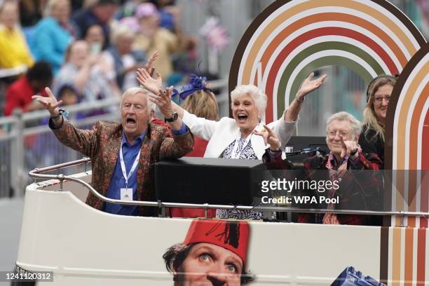 Chris Tarrant, Angela Rippon and Noddy Holder take part in the Platinum Jubilee Pageant in front of Buckingham Palace, on day four of the Platinum...