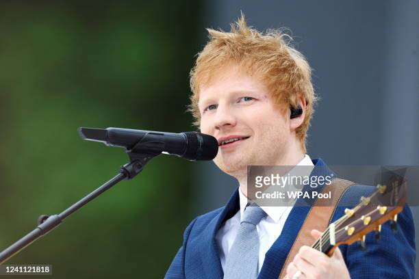 Singer Ed Sheeran performs during the Platinum Jubilee Pageant in front of Buckingham Palace on June 05, 2022 in London, England. The Platinum...