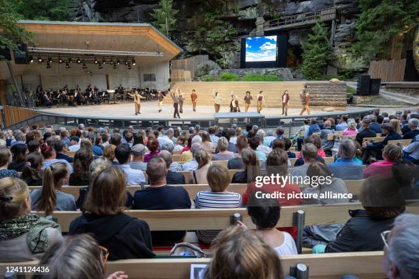 June 2022, Saxony, Rathen: Dancing to the Nutcracker by Peter Tchaikovsky during the gala opening of the Felsenbühnen Rathen with presentation of...