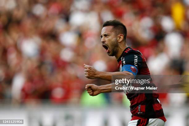 Everton Ribeiro of Flamengo celebrates after scoring the first goal of his team during the match between Flamengo and Fortaleza as part of...