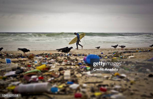 View of polluted Botafogo beach, tourist spot, south of the city, Guanabara Bay, in Rio de Janeiro, Brazil on June 05, 2022. Guanabara Bay has an...