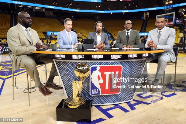 Analysts, Shaquille O'Neal, Matt Winer, Shaun Livingston, Steve Smith and Grant Hill talk on court before Game Two of the 2022 NBA Finals on June 5,...