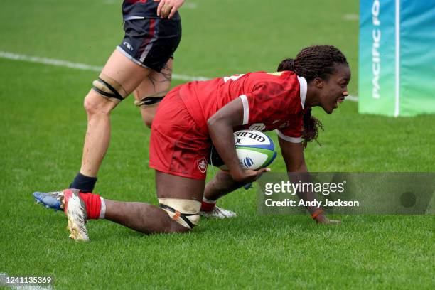 Pamphinette Buisa of Canada scores a try during the 2022 Pacific Four Series match between Canada and the United States at Tauranga Domain on June 6,...