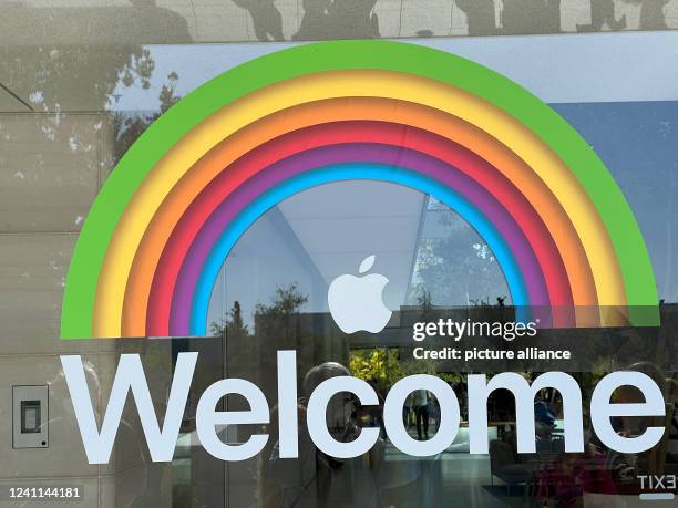 June 2022, US, Cupertino: A sign welcomes attendees to Apple's WWDC 2022 developer conference at the company's headquarters, Apple Park, in...